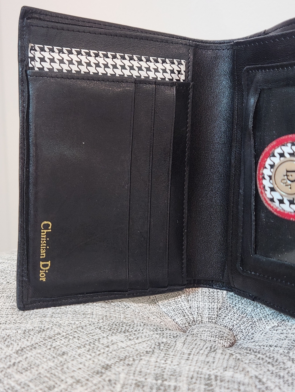 Vintage Dior Black Leather Wallet with Coin Purse Houndstooth Snap Red Accent - Picture 5 of 10